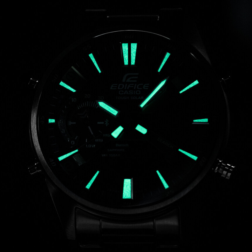 Fotoluminiscence u Casio Edifice ECB-S100D-2AEF.
