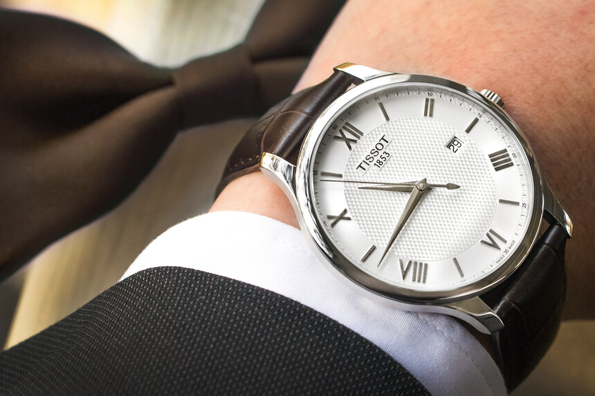 A great choice: A steel case and a leather strap.