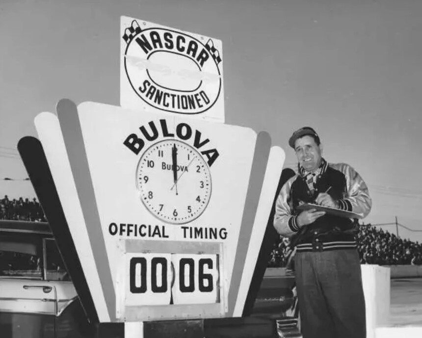 Bulova jako oficiální časomíra závodů NASCAR. Zdroj: www.bulova.com