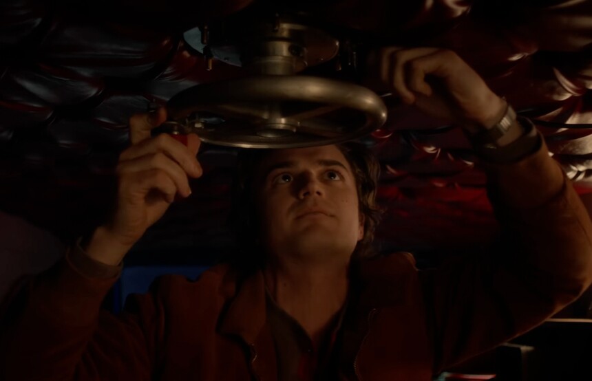 Steve is most likely wearing a Casio digital that today corresponds to the AQ800.