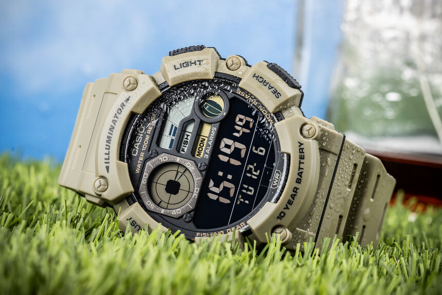 Variant in a natural brown tone.