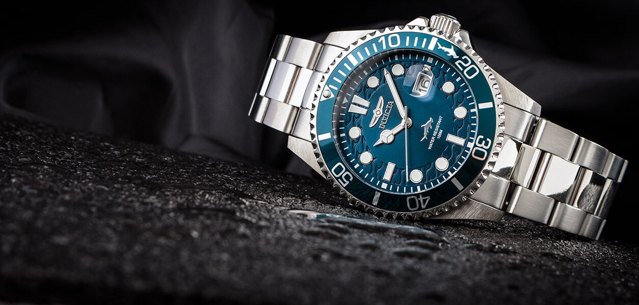 Invicta 30019 on sale