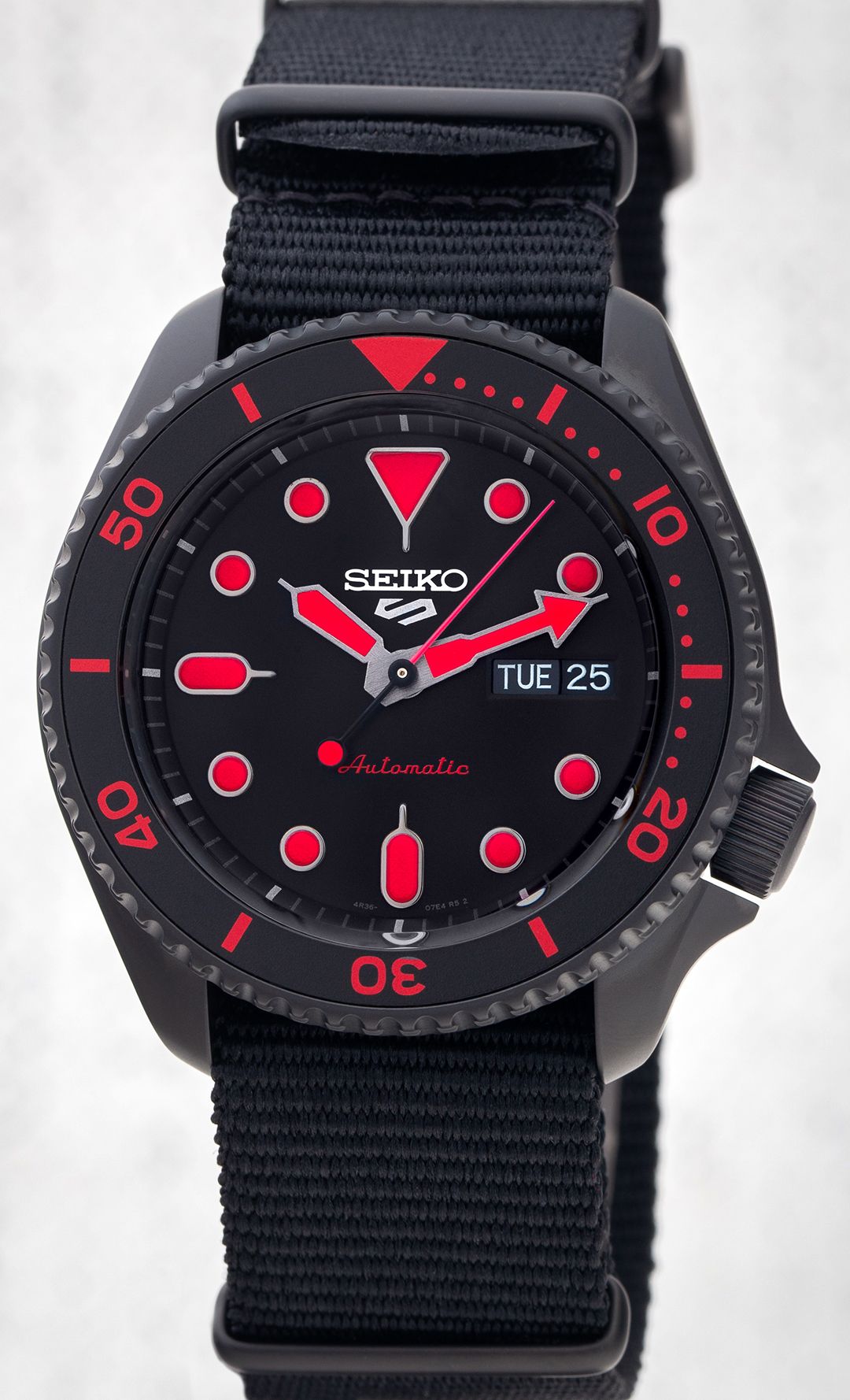 Seiko 5 Sports Automatic SRPD83K1 Street Style 2019 Hodinky 365