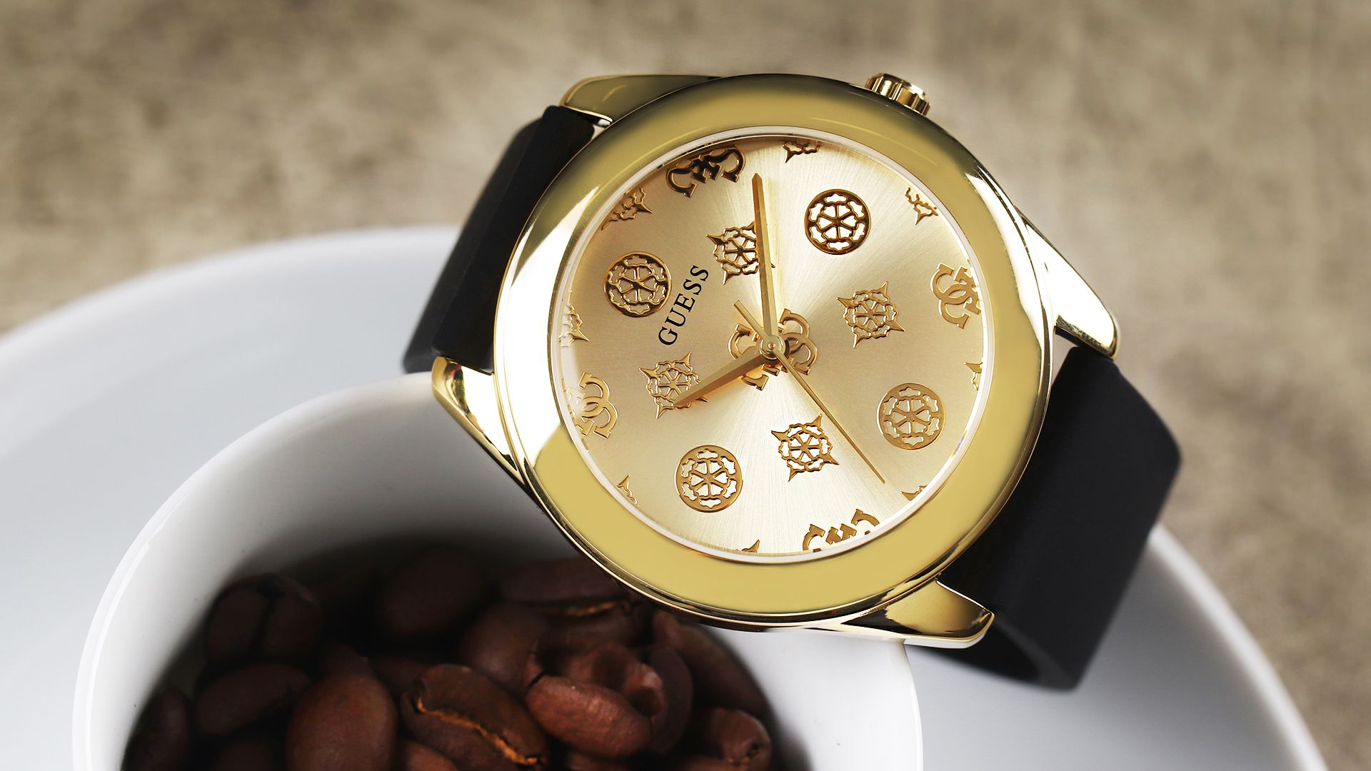 www en akinator com play the game