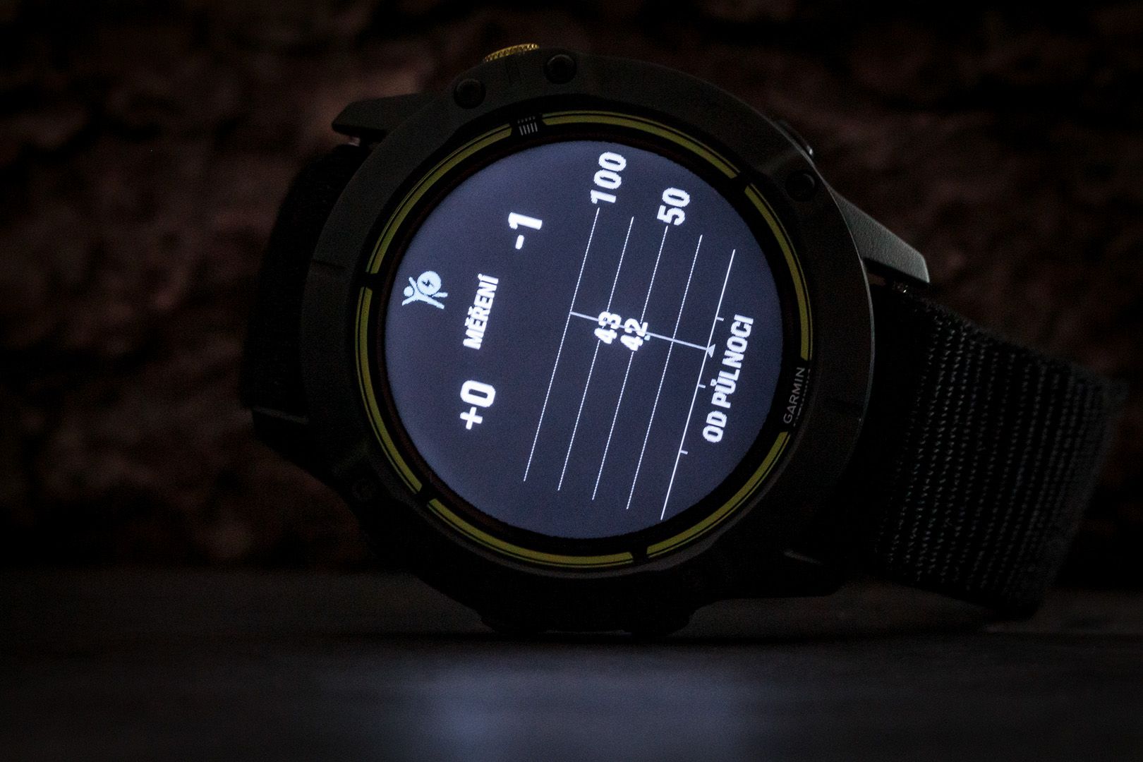 Garmin Enduro Solar, Carbon Gray DLC Titanium/Black UltraFit Nylon 