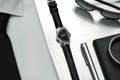 Hamilton Ventura Quartz H24411732 (Men in Black)