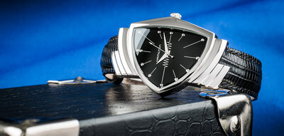 Hamilton Ventura Quartz H24411732 (Men in Black)