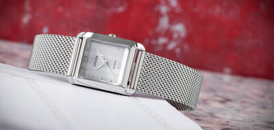 Citizen Elegant Eco-Drive EW5590-62A (+ replacement strap)