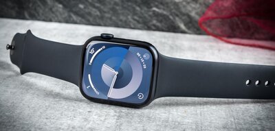 Apple Watch Series 9 GPS + Cellular 45mm Midnight Aluminium Case / Midnight Sport Band - M/L