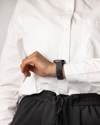 Leather strap Hirsch Bologna L 01802050-2, black, calfskin, length L, Quick Release