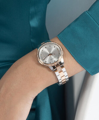 Guess Heartless GW0725L2