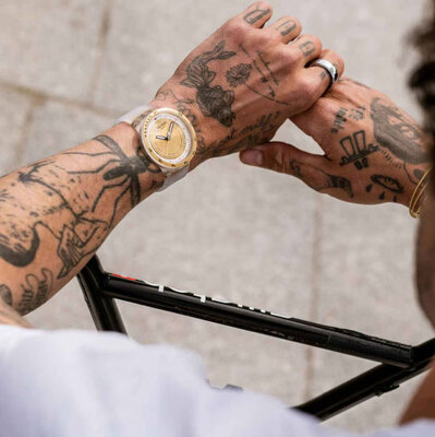 Swatch G-Turn SB05K105