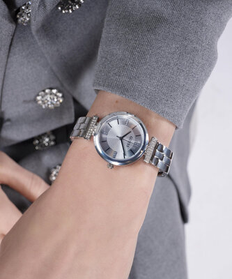 Guess Array GW0762L1