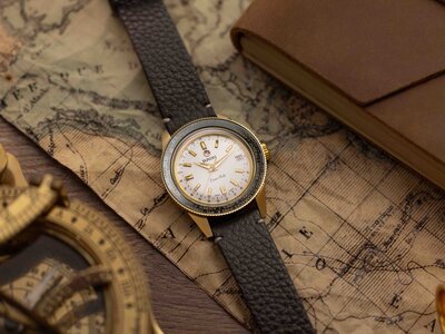 Rado Captain Cook Over-Pole R32193018 Limited Edition 1962 pcs (+ spare strap and travel case)