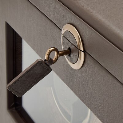 Stretcher Wolf Earth 190406