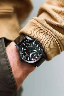 Fortis Flieger F-43 Triple-GMT Automatic COSC Chronometer F4260004 Limited Edition 100pcs (+ spare strap)