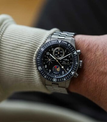 Fortis Novonaut N-42 Automatic Chronograph Amadee-24 F2040016 Limited Edition 100pcs (+ spare strap)