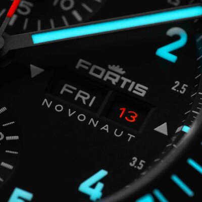 Fortis Novonaut N-42 Automatic Legacy Chronograph F2040008