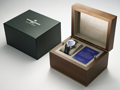 Frederique Constant Classics Worldtimer Manufacture FC-718LA4H6 Limited Edition 718pcs