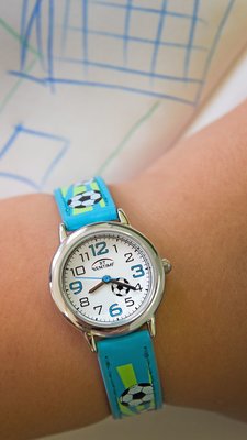 Bentime 001-DK5067G (soccer motif)