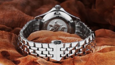 Certina DS Action Lady Quartz Precidrive COSC Chronometer Diamonds C032.051.11.116.00