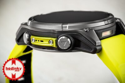 Garmin Fenix 8 SOLAR 47 mm, Sapphire Graphite Titanium Yellow Band