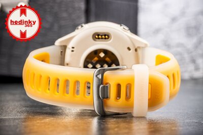 Garmin Forerunner 570 (42 mm), Raspberry, Bone/Mango